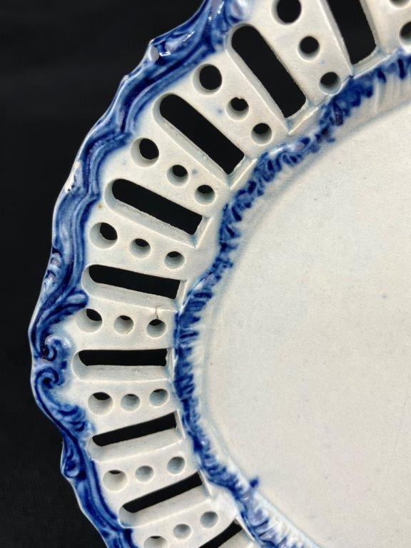 Small Staffordshire Pearlware Decorated and Pierced Plate - 2
