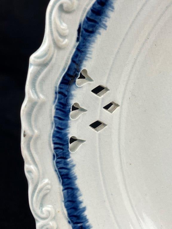 Staffordshire Pearlware Blue Pierced Decorated Bowl, Early 19th Century - 3