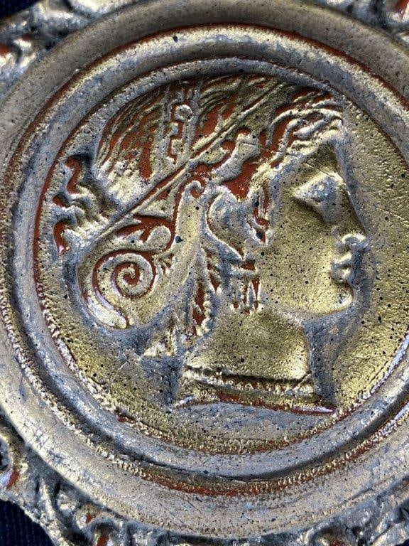 Four Gilt Classical-Style Medallion Wall Plaques - 3