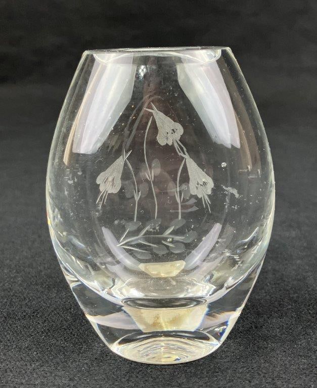 Mid-Century Modern Swedish Art Glass Bud Vase - 5