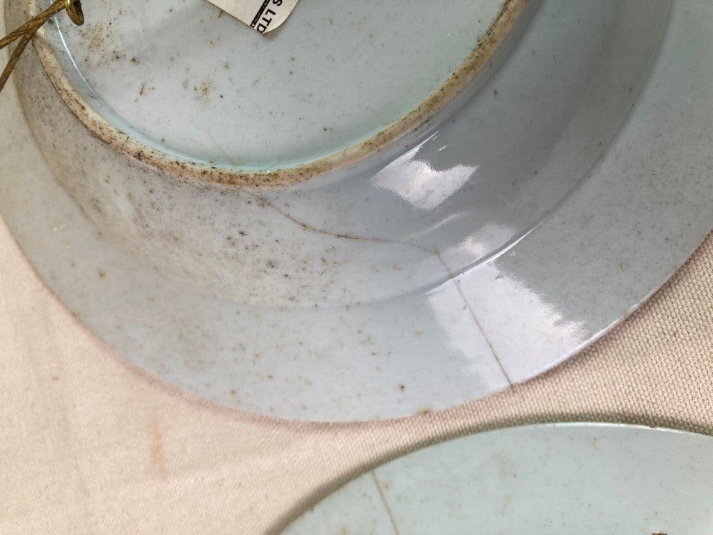 Two Japanese Imari Porcelain Plates - 9