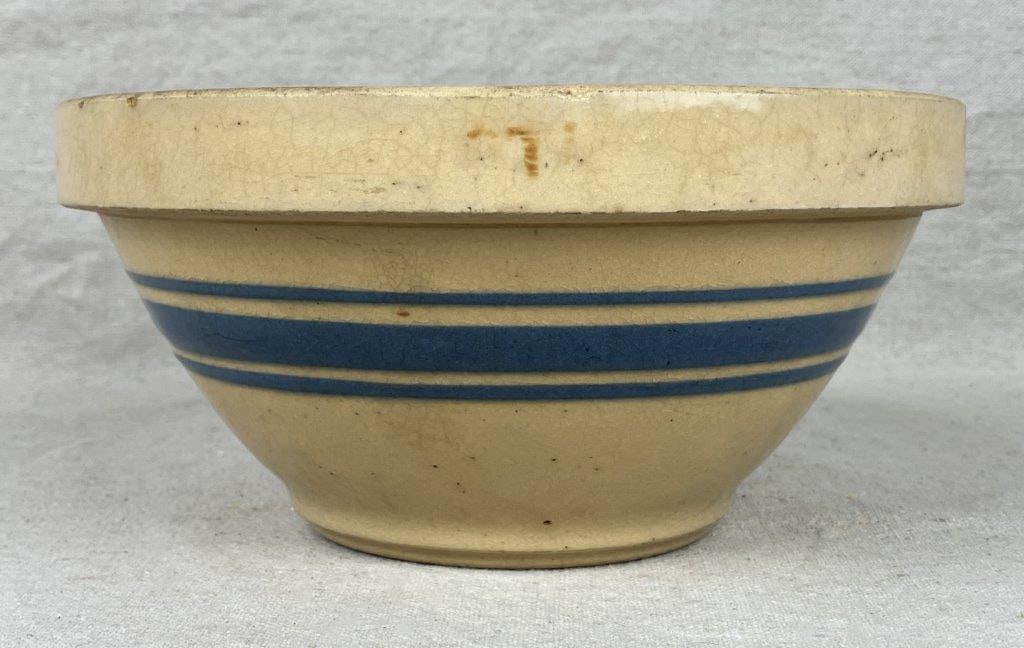 Vintage Yellow Ware Bowl with Two Green Bowls - 2