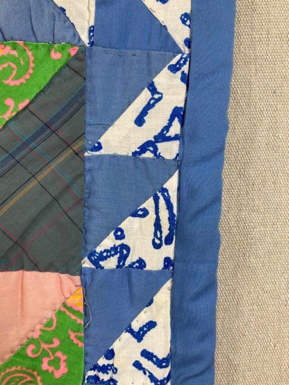 Pinwheel Pattern Quilt - 4