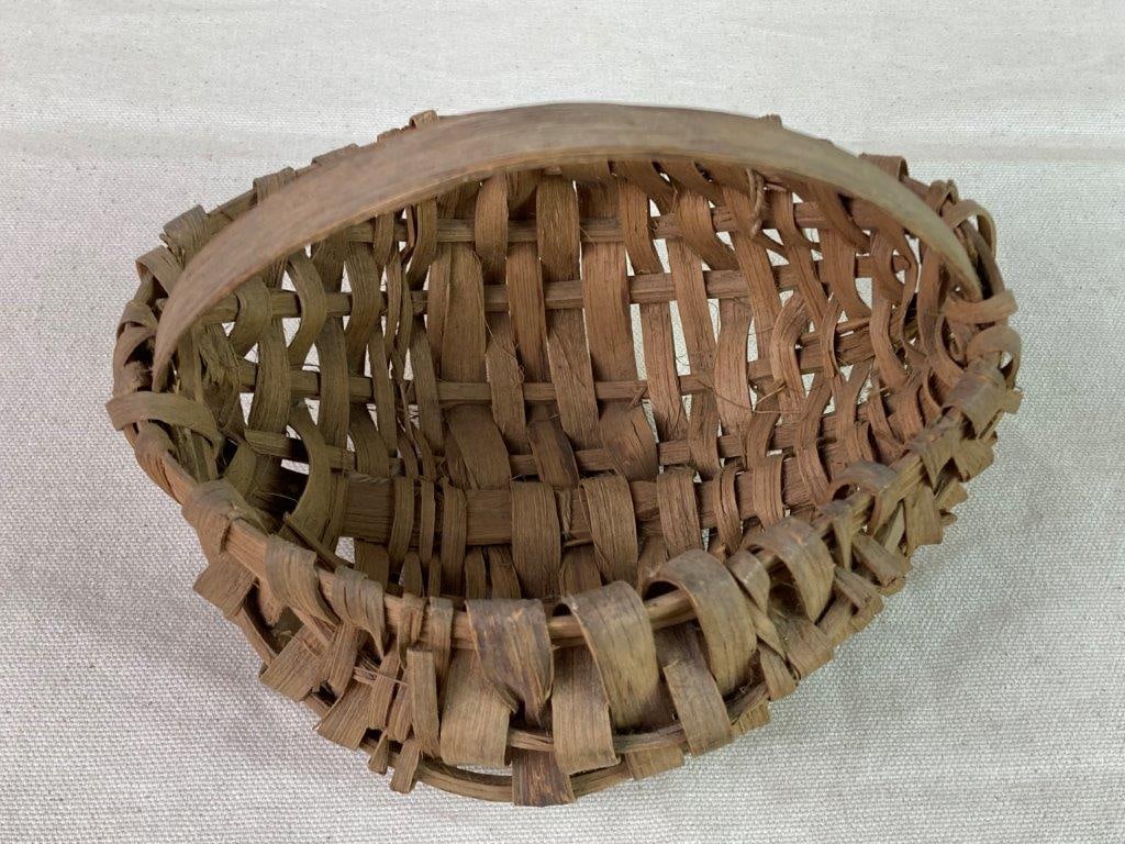 Small Country Buttocks Basket - 2