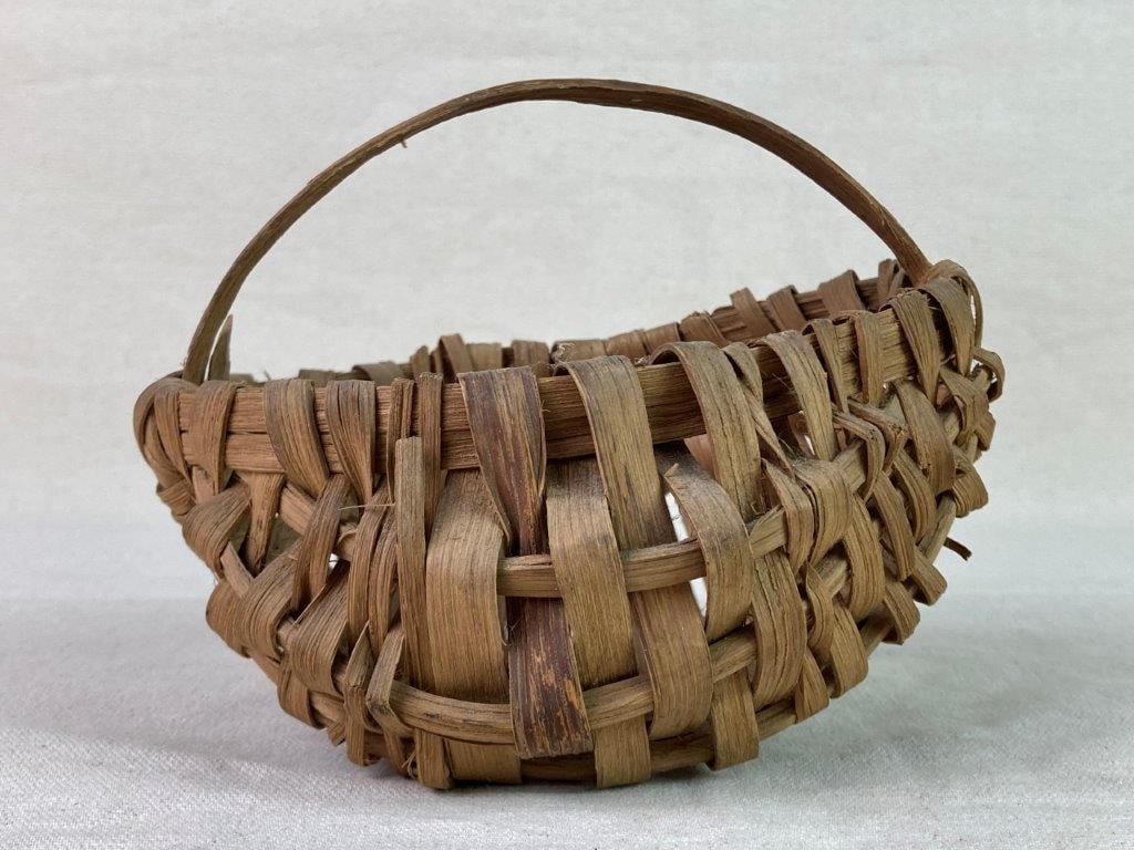 Small Country Buttocks Basket - 3