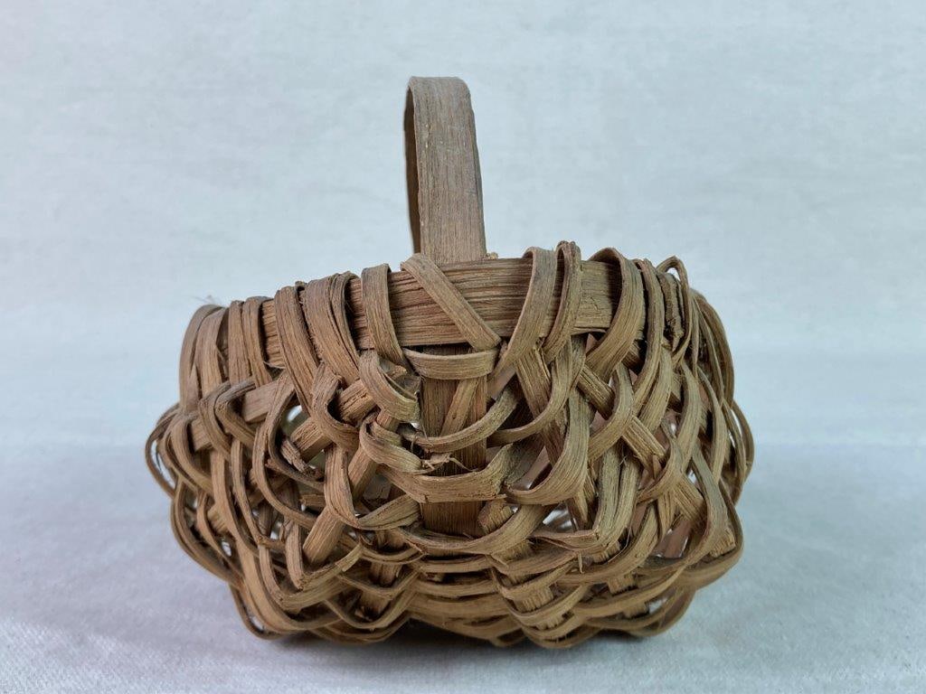 Small Country Buttocks Basket - 4