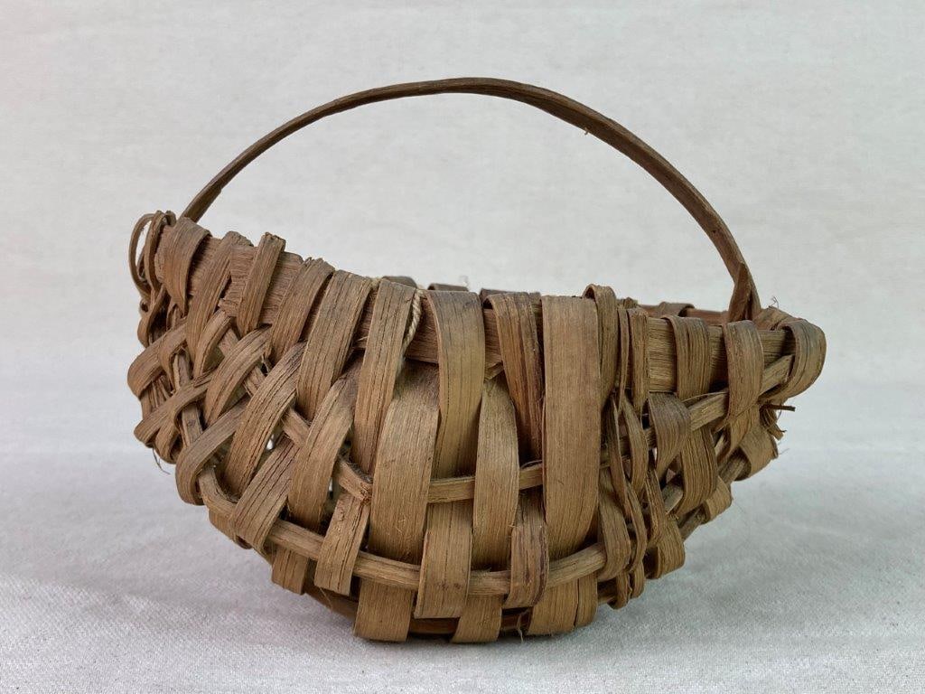 Small Country Buttocks Basket - 5