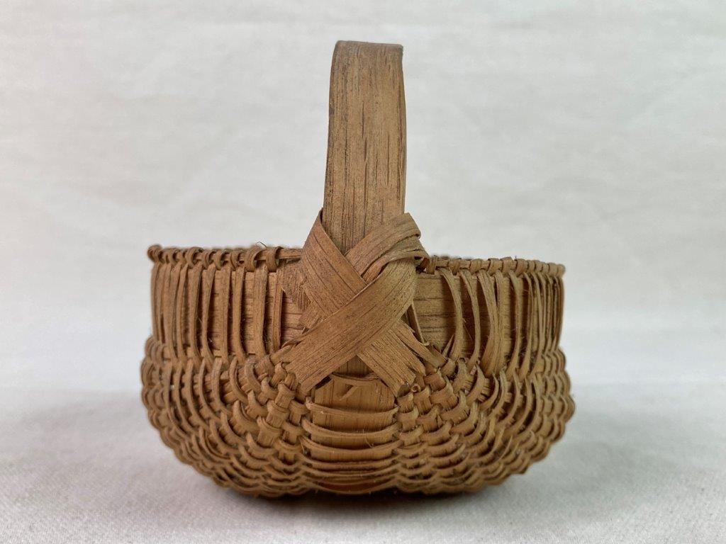 Small Country Buttocks Basket - 6