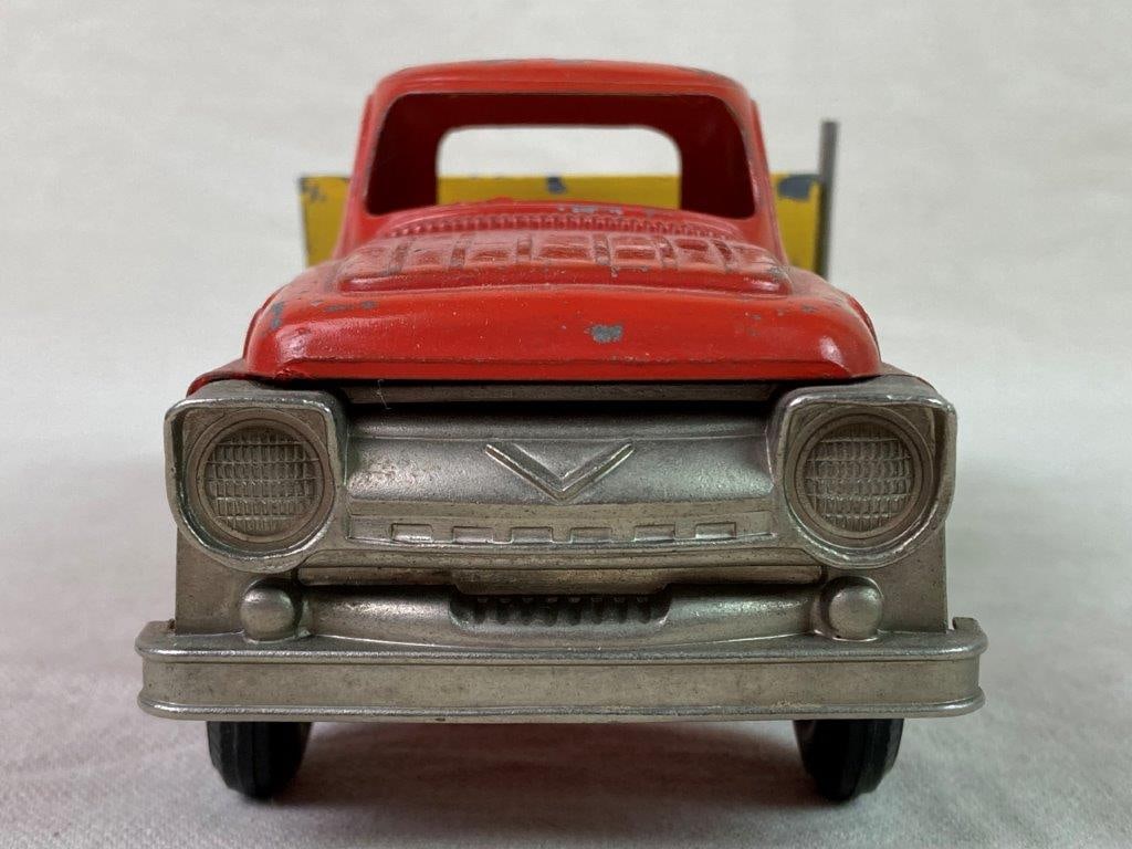 Vintage Hubley 470-58 Dump Truck Toy - 3