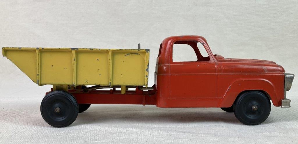 Vintage Hubley 470-58 Dump Truck Toy - 4