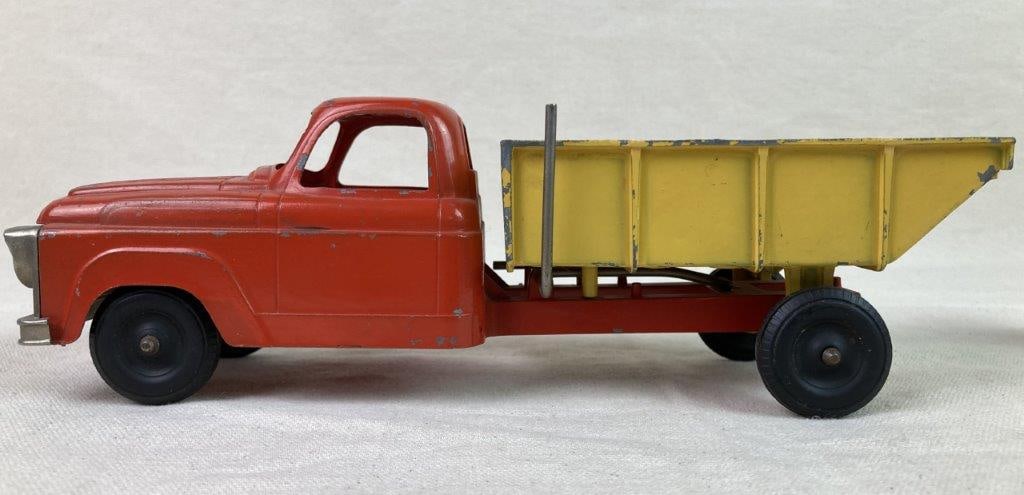 Vintage Hubley 470-58 Dump Truck Toy - 6