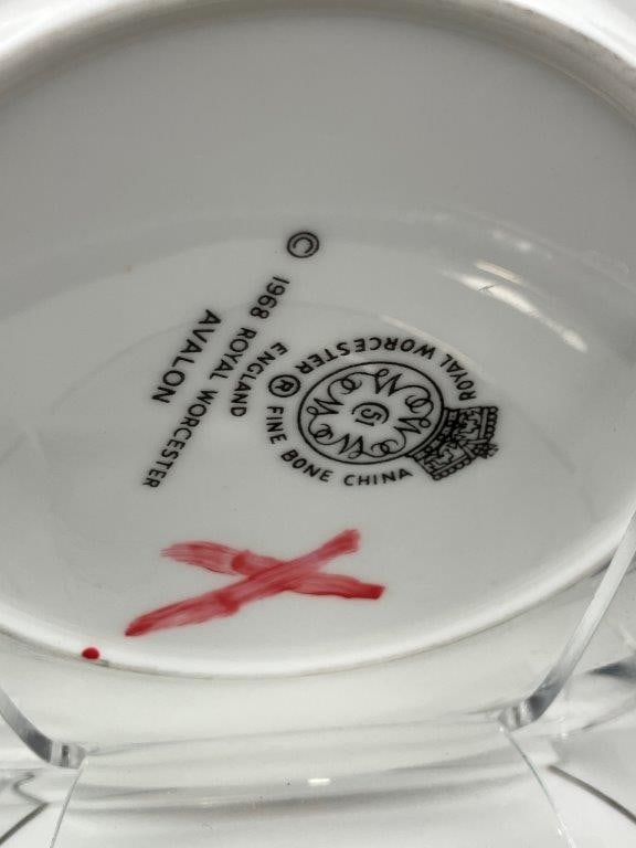 Twenty Pieces of Royal Worcester China - 8