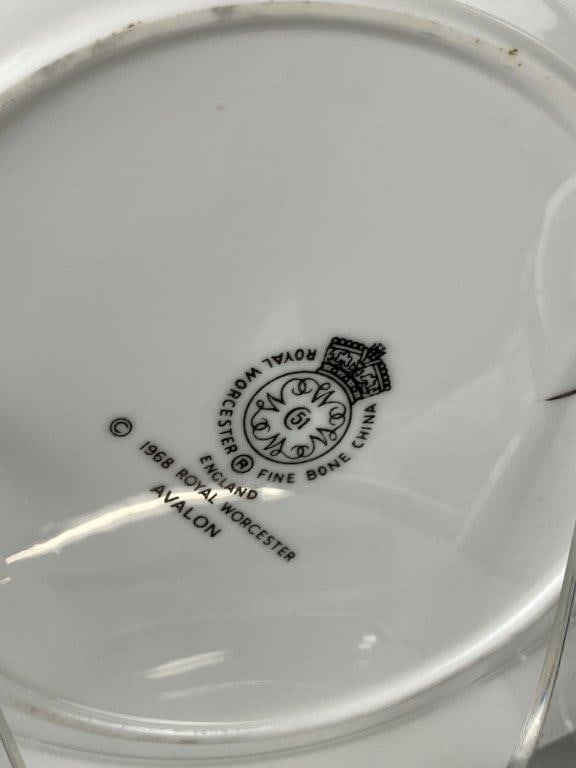 Twenty Pieces of Royal Worcester China - 9