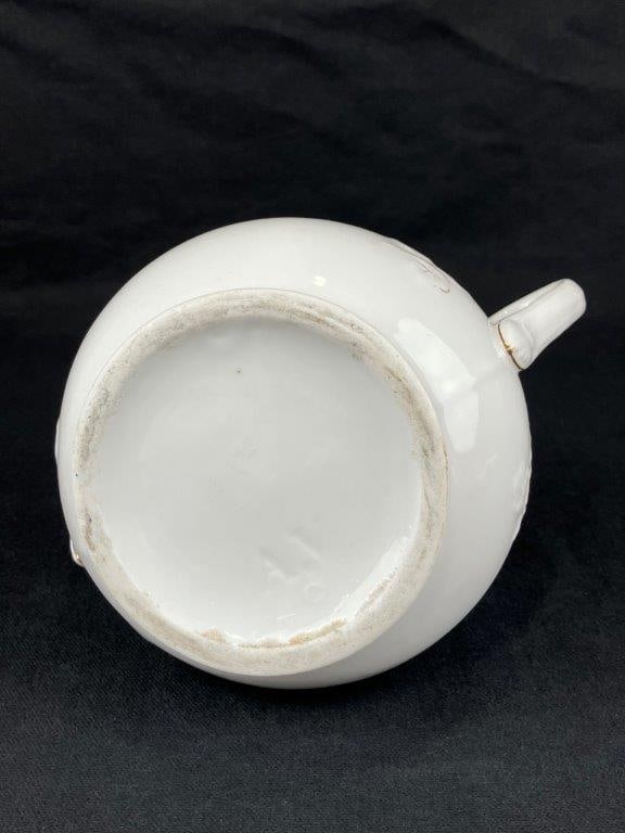 Gilt-Decorated Porcelain Sugar Bowl - 10