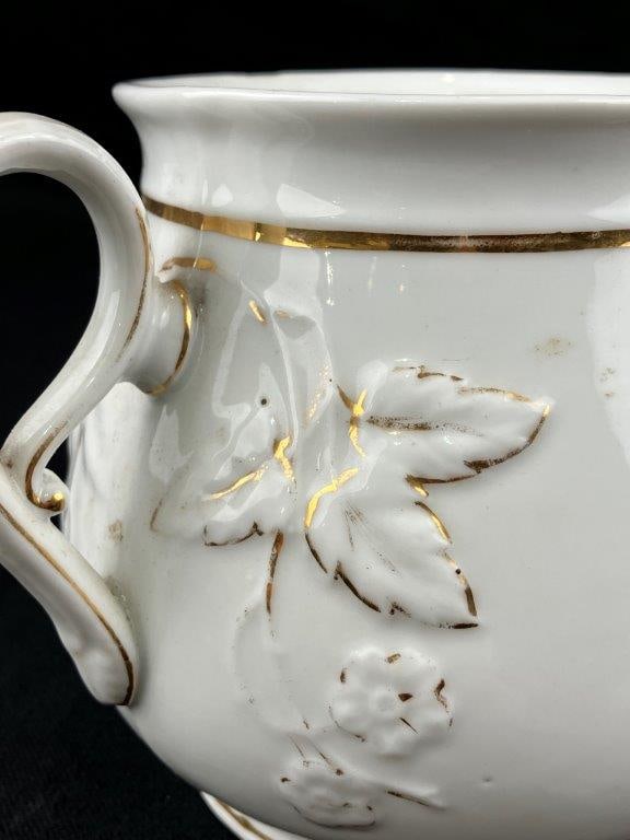 Gilt-Decorated Porcelain Sugar Bowl - 3