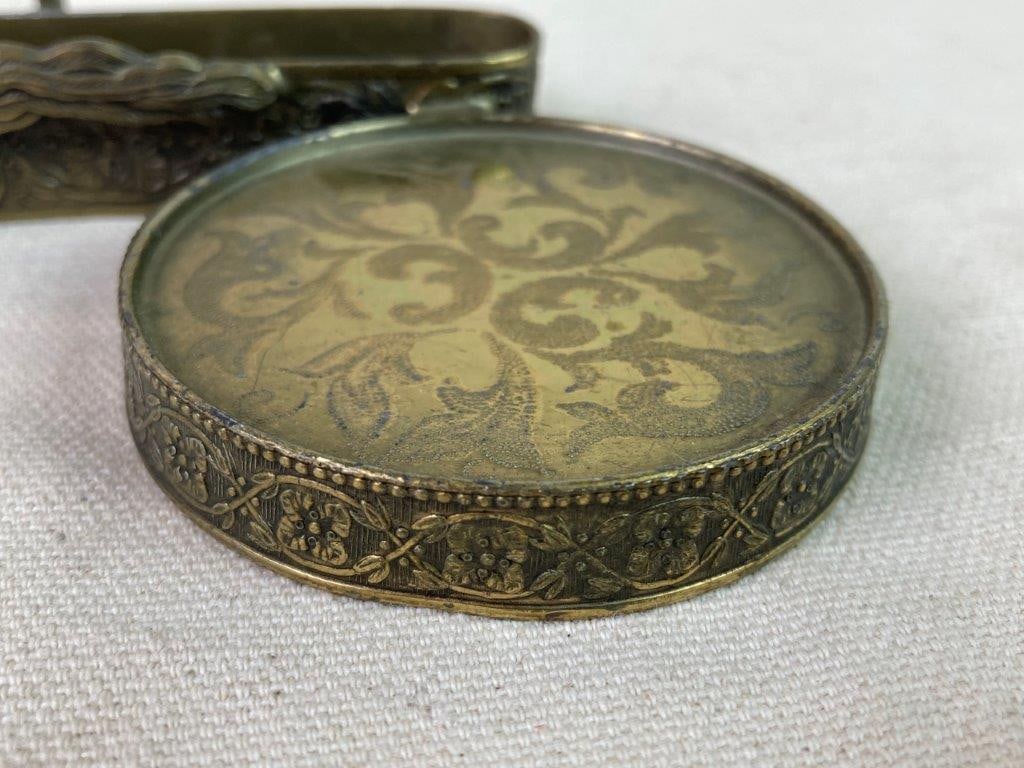 Vintage Ardalt Peacock Tea Cup and Saucer Display with Brass Handrail Brackets - 4