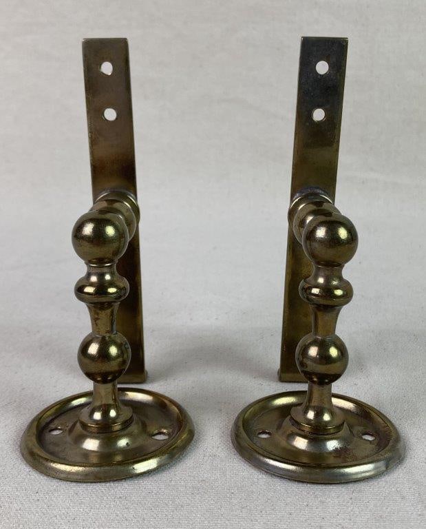 Vintage Ardalt Peacock Tea Cup and Saucer Display with Brass Handrail Brackets - 9