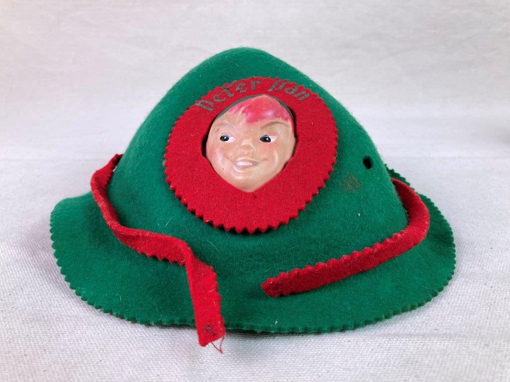 Vintage Walt Disney Peter Pan Felt Hats and Magnetic Kissing Dolls - 2