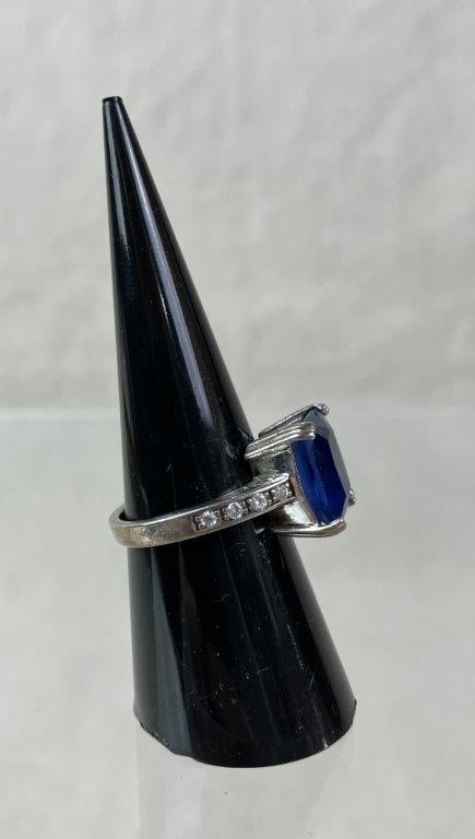Tanzanite and Sterling Silver Ring - 3