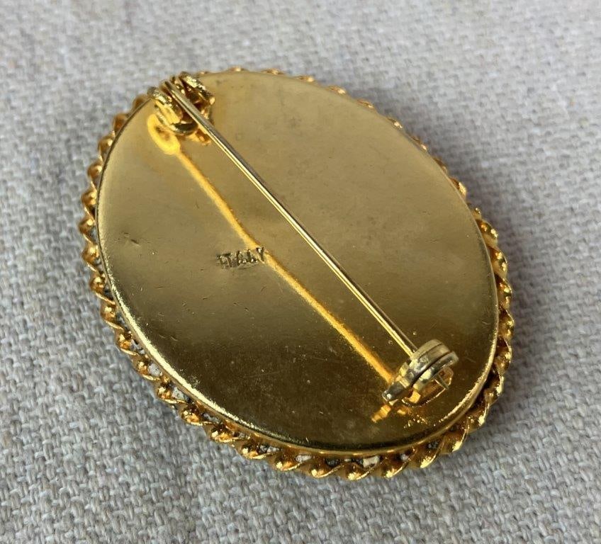 Vintage Cedar Jewelry Box with Brooches - 7