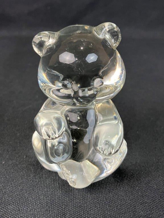 Fenton Art Glass Seated Bear Paperweight - 2