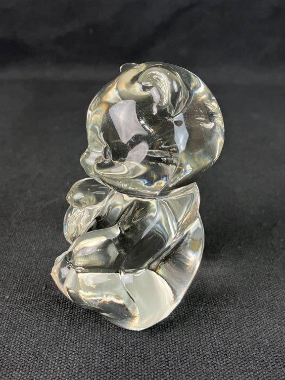 Fenton Art Glass Seated Bear Paperweight - 4
