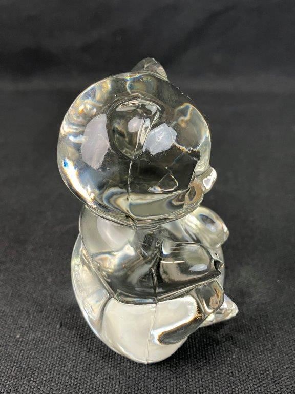 Fenton Art Glass Seated Bear Paperweight - 6