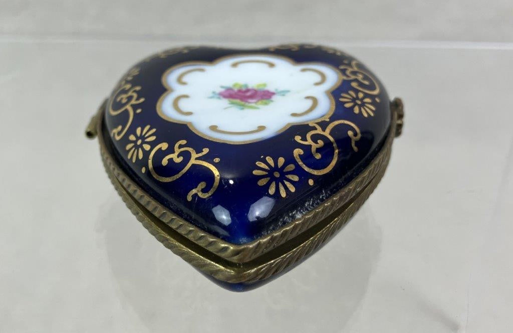 Heart Hand Painted Porcelain Trinket Box - 3