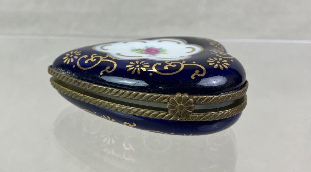 Heart Hand Painted Porcelain Trinket Box - 4