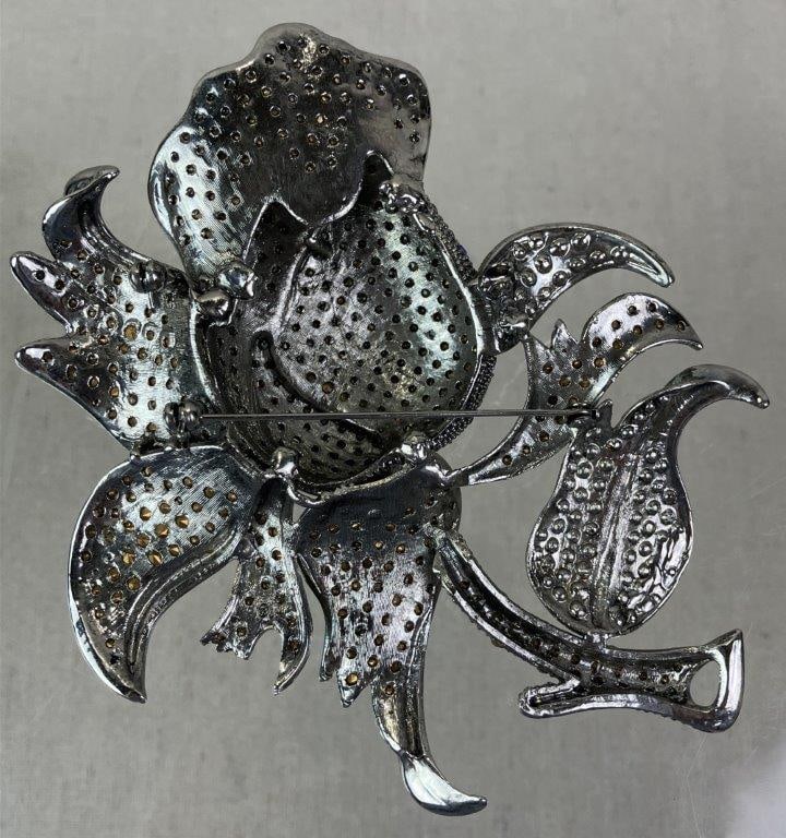 Massive Costume Jewelry Silvertone and Rhinestone-Style Rose Brooch - 4
