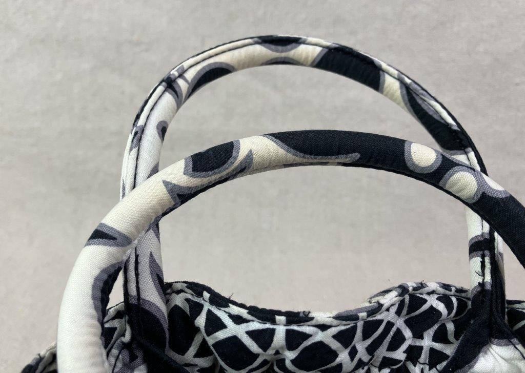 Vera Bradley Purse and Wallet Assortment - 12