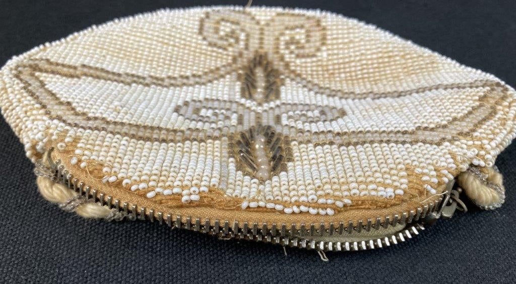 Early 20th Century Beaded Coin Purse - 9