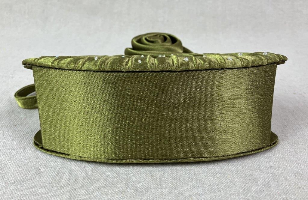 Pair of Fan-Shaped Satin Evening Bags - 7