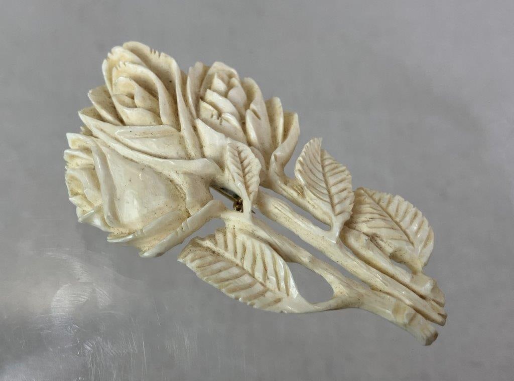 Carved Bone Three Roses Brooch - 2