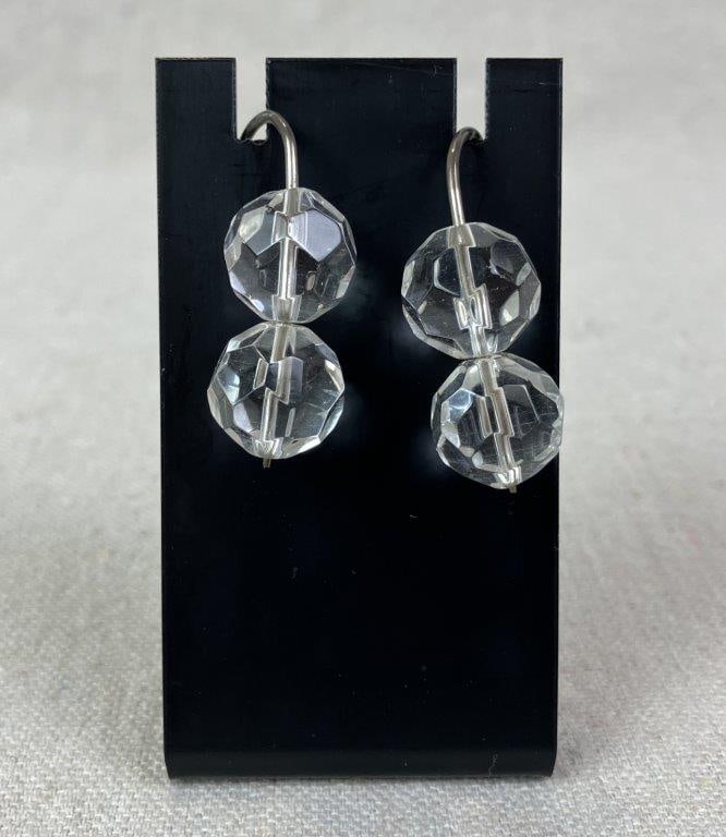 Theo Sable Designer Crystal and Sterling Silver Jewelry: Grouping of crystal and sterling silver jewelry components attributed to Theo Sable of Theo Design, the noted New York artist (1934-2025). Suitable for use in jewelry or earring making. Unmarked but