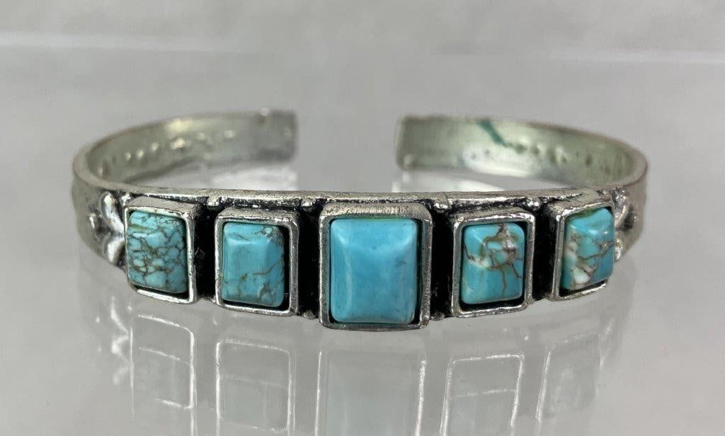 Jewelry with Black Crocodile-Pattern Vinyl Travel Jewelry Box - 13