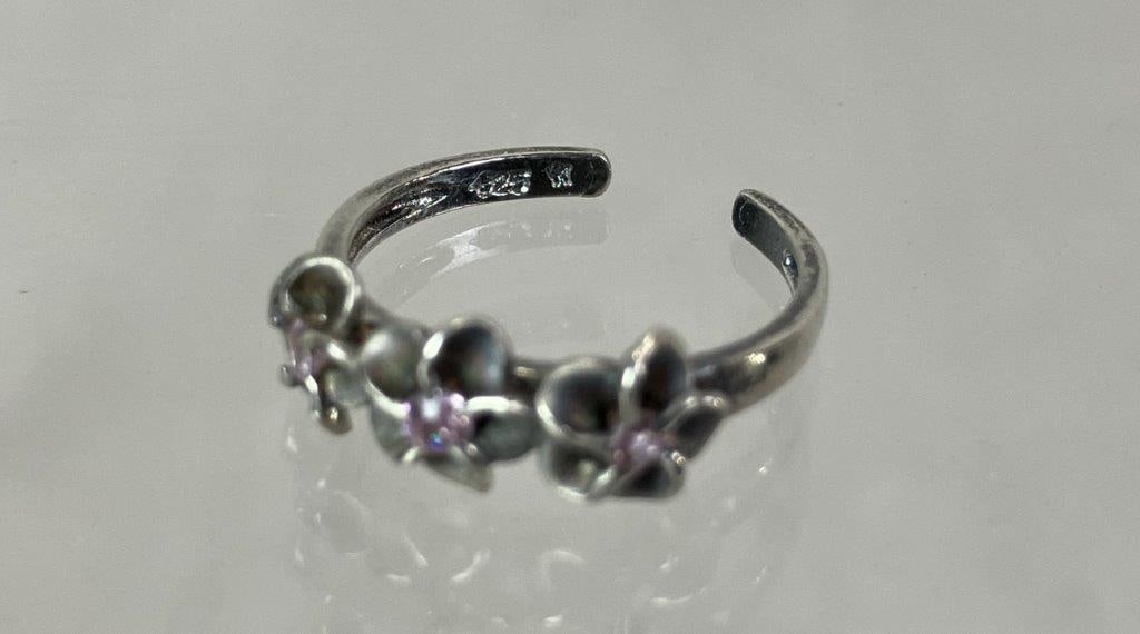 Jewelry with Black Crocodile-Pattern Vinyl Travel Jewelry Box - 17