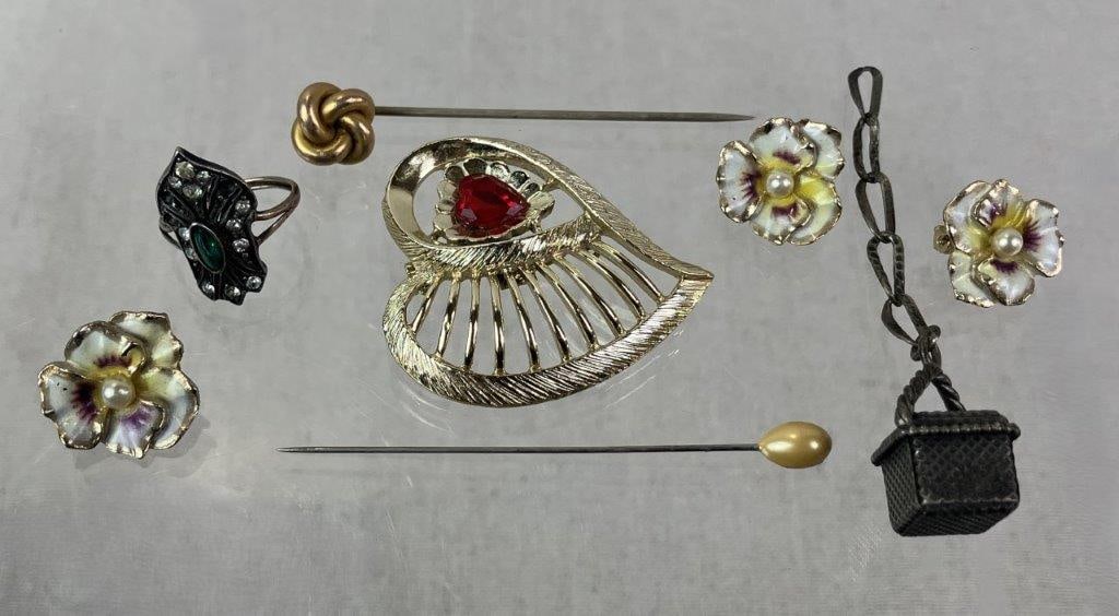Assortment of Vintage Jewelry (1 of 10)
