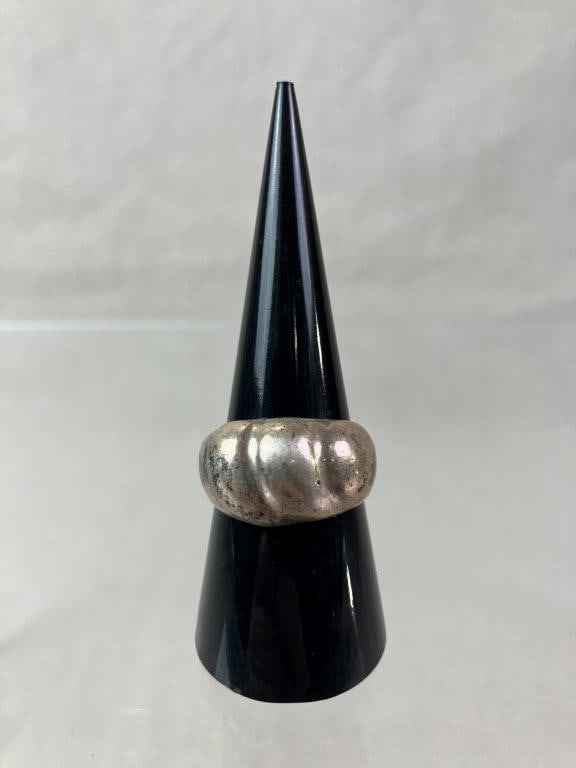Vintage Domed Sterling Silver Ring - 2