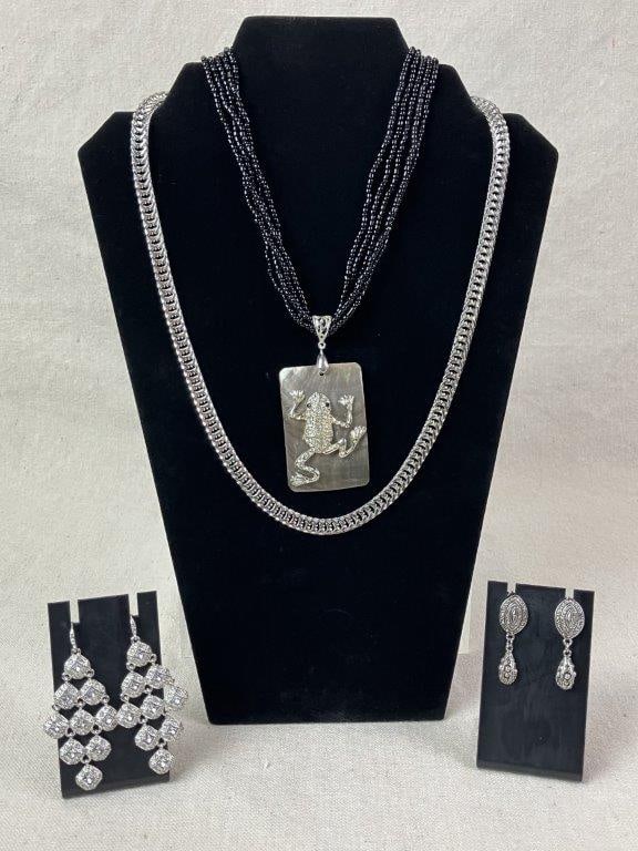Silvertone Costume Jewelry Assortment (1 of 7)