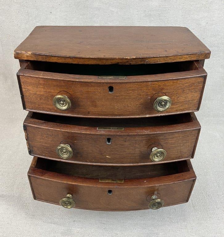 Hepplewhite Miniature Chest - 7
