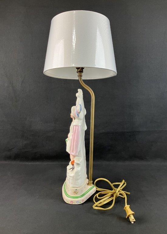 Staffordshire Courting Couple Figurine Lamp - 8