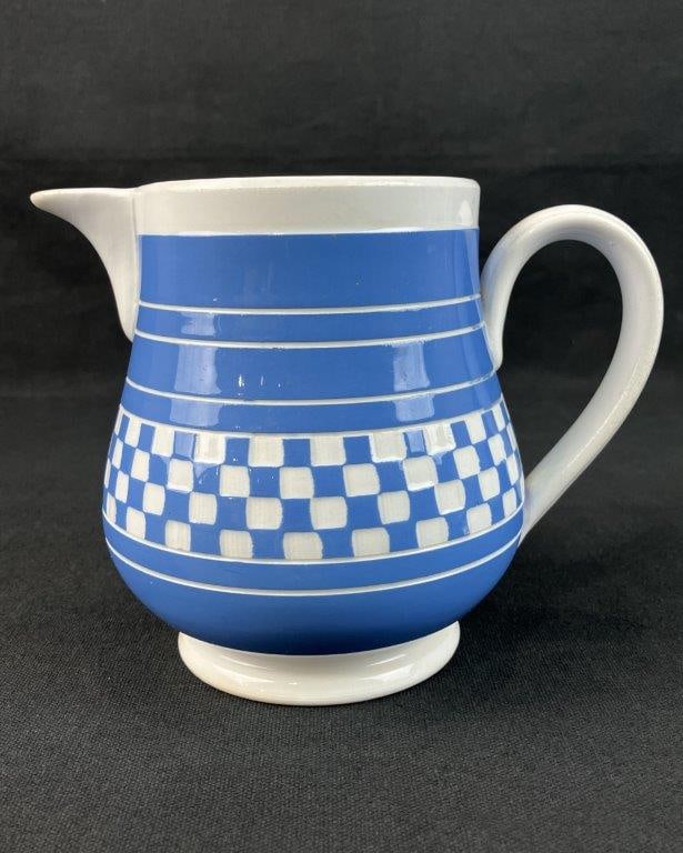 Three Graduated Checker Ware Jugs, Villeroy & Boch - 5