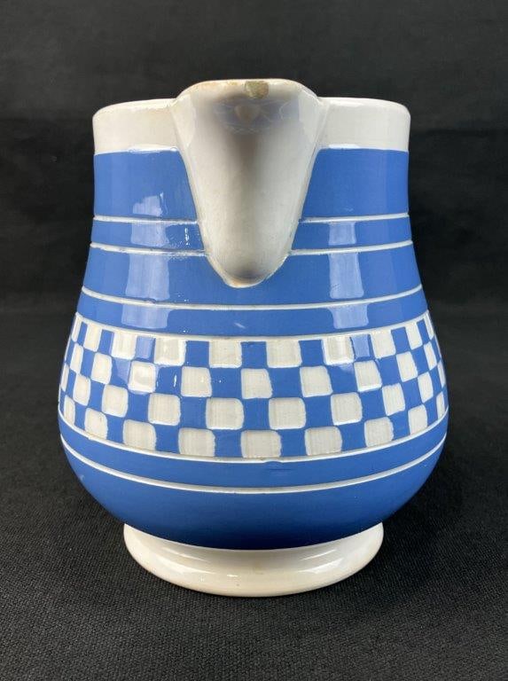 Three Graduated Checker Ware Jugs, Villeroy & Boch - 6