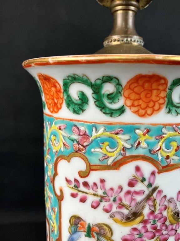 Chinese Rose Medallion Porcelain Lamp - 4