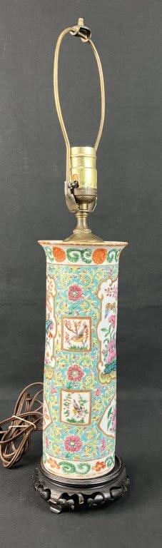 Chinese Rose Medallion Porcelain Lamp - 5