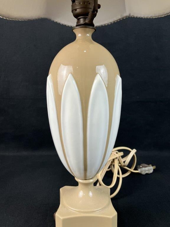 Mid Century Glazed Pottery Table Lamp - 3