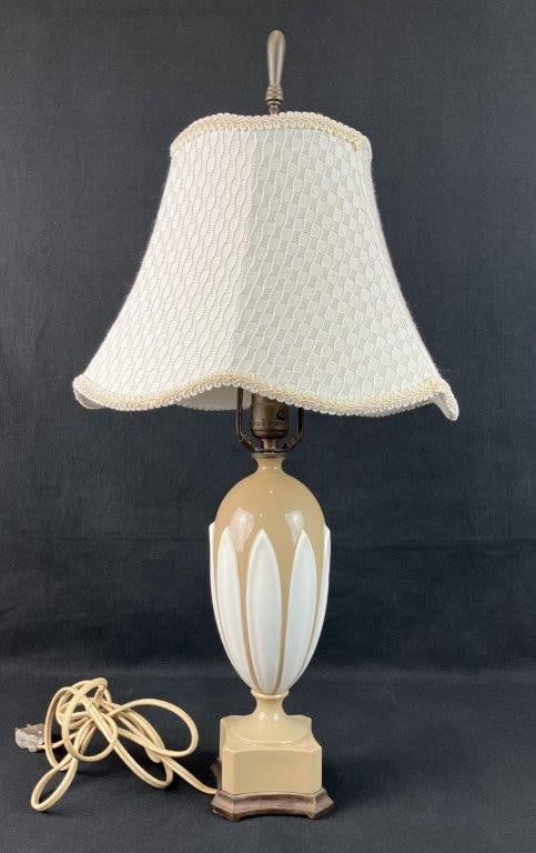 Mid Century Glazed Pottery Table Lamp - 4