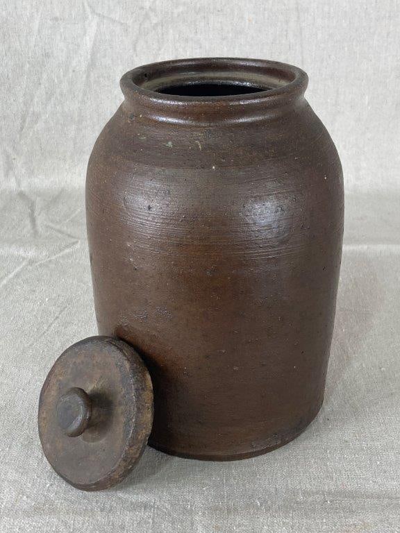 Primitive Lidded Stoneware Jar - 3