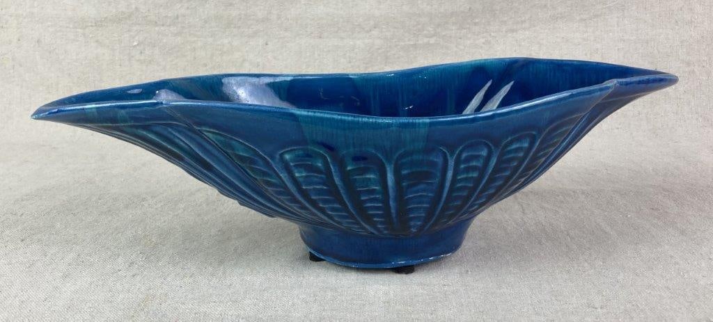 Mid-Century Modern Cal Style Peacock Console Bowl: console bowl, distinctive drip glaze in shades of blue and green, ribbed design on the sides, signed Cal Style 287 on the bottom, Measures approximately 4'' H x 14 3/4'' W x 5 3/4'' D, Good